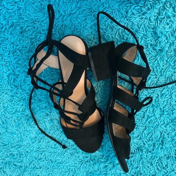 Black lace up heels - Picture 2 of 6